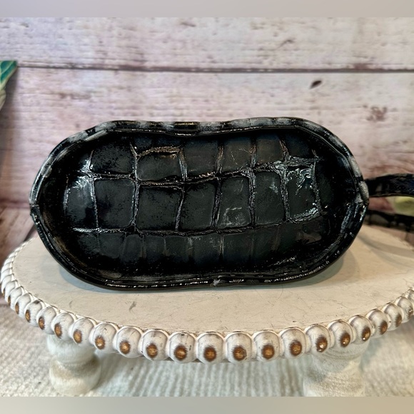 Stuart Weitzman Women’s Black and Grey Embossed Croc Leather Shoulder Bag - Picture 5 of 14